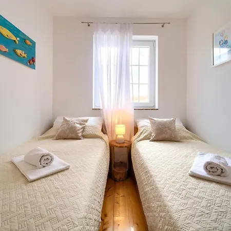 Camellia Apartment Vantacici